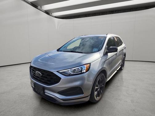 ICONIC SILVER 2022 Ford Edge SE