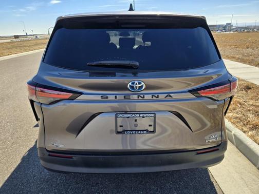 2022 Toyota Sienna XLE