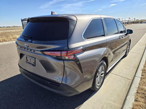 2022 Toyota Sienna XLE