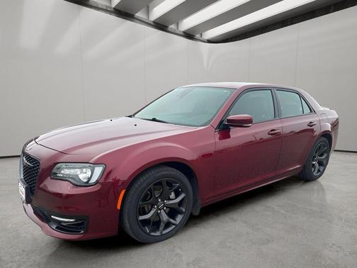 Velvet Red Pearlcoat 2022 Chrysler 300 S