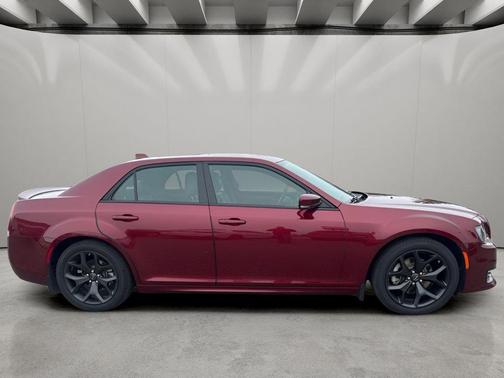 Velvet Red Pearlcoat 2022 Chrysler 300 S