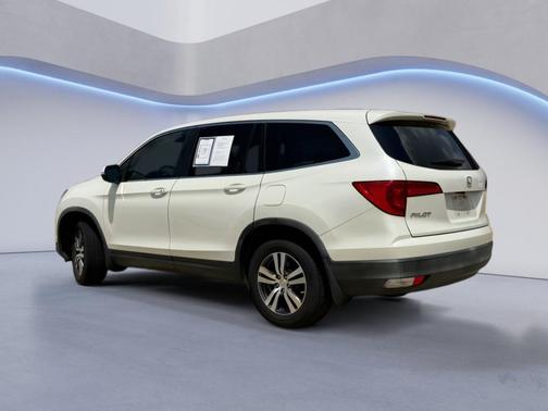 White Diamond Pearl 2017 Honda Pilot EX-L