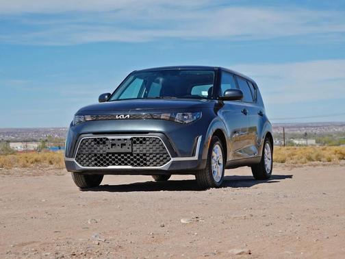 Gravity Gray 2024 Kia Soul LX
