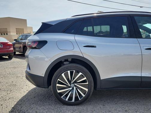 silver mist metallic 2025 Volkswagen ID.4 AWD Pro