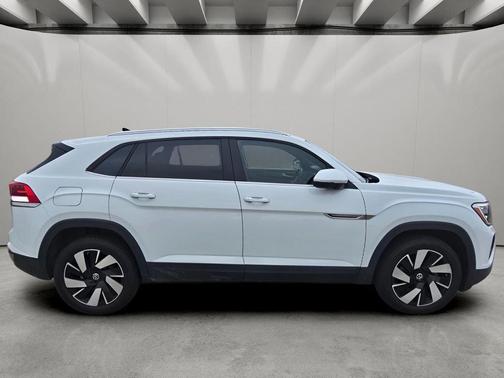 2024 Volkswagen Atlas Cross Sport 2.0T SE w/Technology 4MOTION