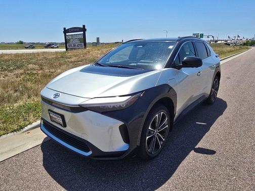 Elemental Silver Metallic w/Black Roof 2023 Toyota bZ4X Limited