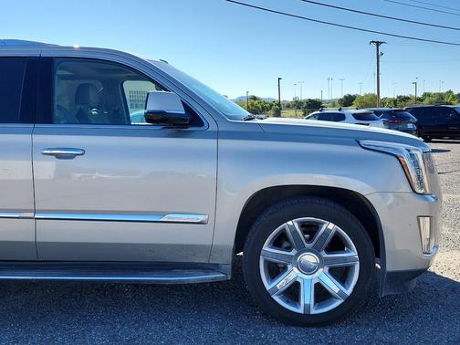 2015 Cadillac Escalade Luxury