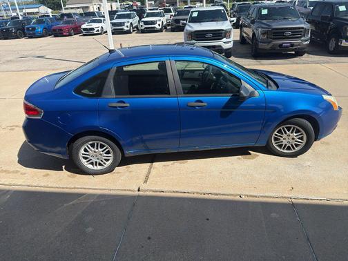 Blue Flame Metallic 2011 Ford Focus SE