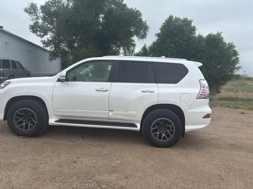 Starfire Pearl 2016 Lexus GX 460 Base