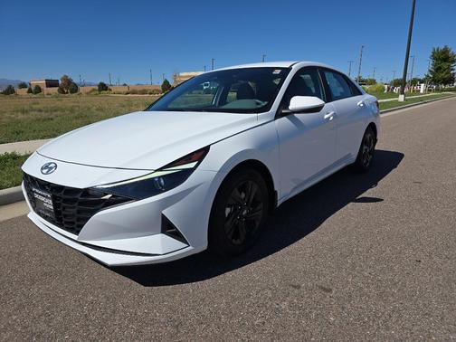 2023 Hyundai ELANTRA HEV Blue