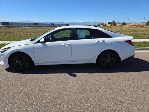 2023 Hyundai ELANTRA HEV Blue