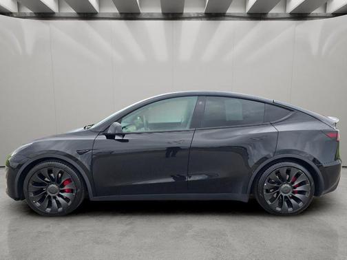 Solid Black 2022 Tesla Model Y Performance Dual Motor All-Wheel Drive