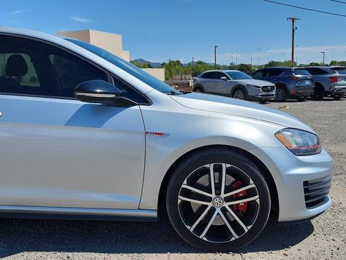 2017 Volkswagen Golf GTI 2.0T S 4-Door