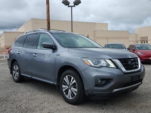2017 Nissan Pathfinder SV