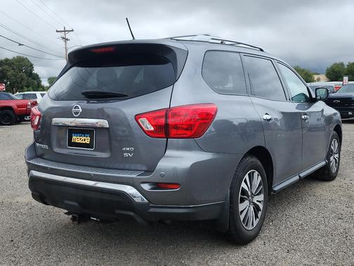 2017 Nissan Pathfinder SV