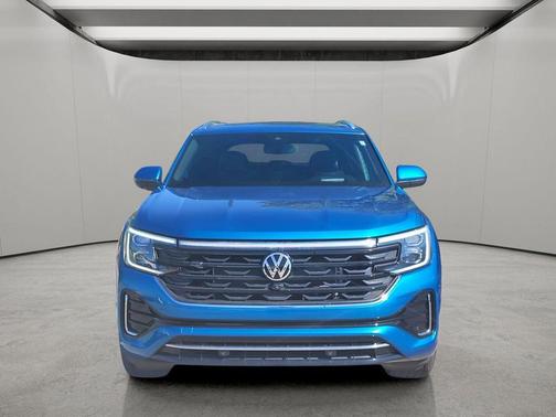 Kingfisher Blue Metallic 2024 Volkswagen Atlas Cross Sport 2.0T SEL Premium
