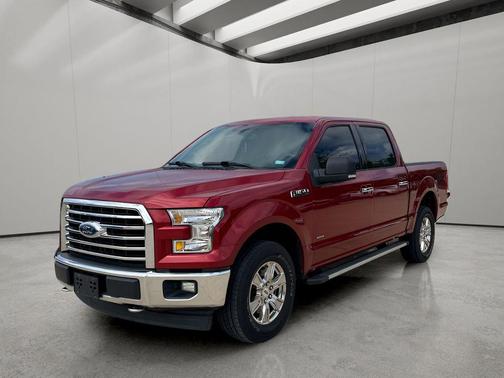 RUBY RED METALLIC TINTED CC 2017 Ford F-150 XLT