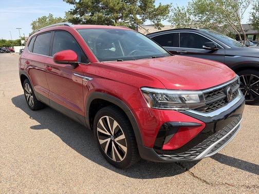 Kings Red Metallic 2024 Volkswagen Taos 1.5T SE