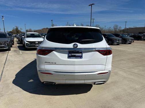 2024 Buick Enclave Essence FWD