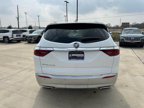 2024 Buick Enclave Essence FWD