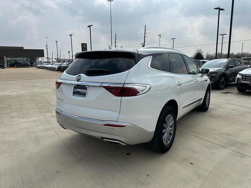 2024 Buick Enclave Essence FWD