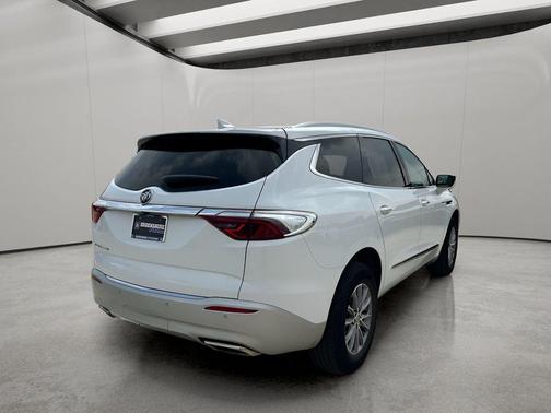 2024 Buick Enclave Essence FWD