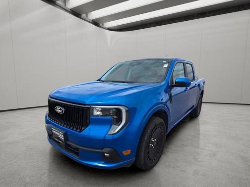 VELOCITY BLUE 2025 Ford Maverick Lobo Standard