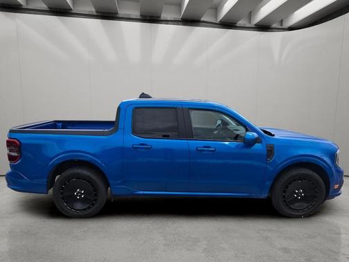 VELOCITY BLUE 2025 Ford Maverick Lobo Standard