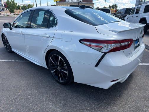 Wind Chill Pearl 2018 Toyota Camry XSE