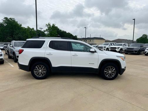 Summit White 2017 GMC Acadia SLT-1