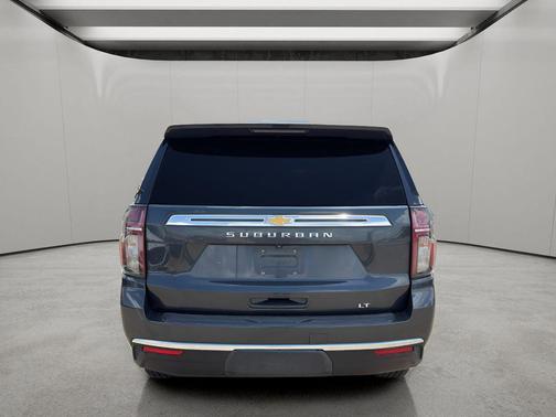 Evergreen Gray Metallic 2022 Chevrolet Suburban LT