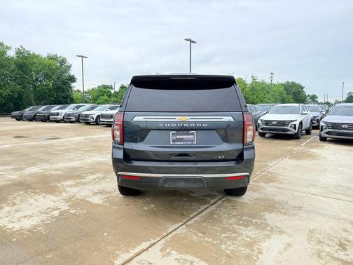Evergreen Gray Metallic 2022 Chevrolet Suburban LT