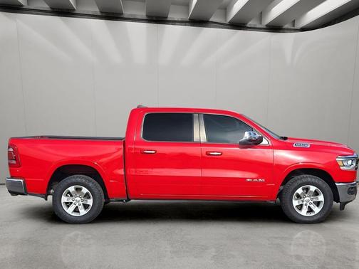 Flame Red Clearcoat 2022 RAM 1500 Laramie