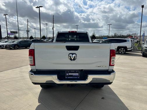 2024 RAM 2500 Tradesman Crew Cab 4x4 8' Box