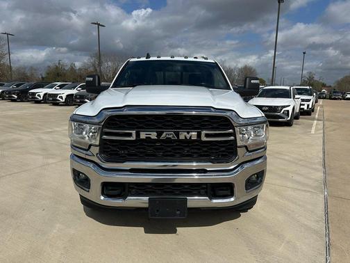 2024 RAM 2500 Tradesman Crew Cab 4x4 8' Box