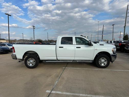 2024 RAM 2500 Tradesman Crew Cab 4x4 8' Box
