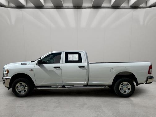 2024 RAM 2500 Tradesman Crew Cab 4x4 8' Box