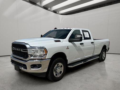 2024 RAM 2500 Tradesman Crew Cab 4x4 8' Box
