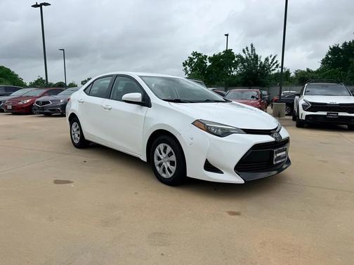 Super White 2019 Toyota Corolla L