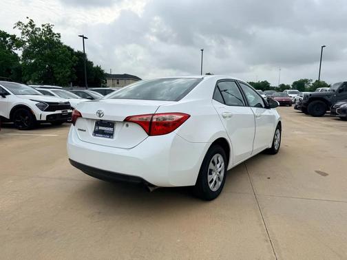 Super White 2019 Toyota Corolla L