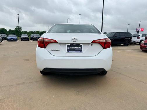 Super White 2019 Toyota Corolla L