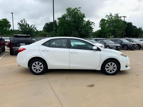 Super White 2019 Toyota Corolla L