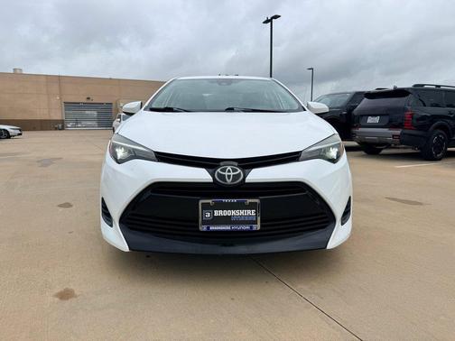Super White 2019 Toyota Corolla L
