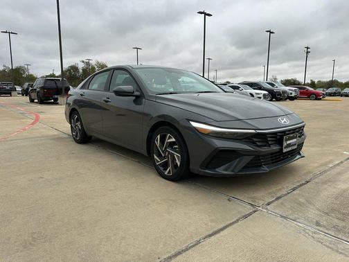 2025 Hyundai ELANTRA Sport