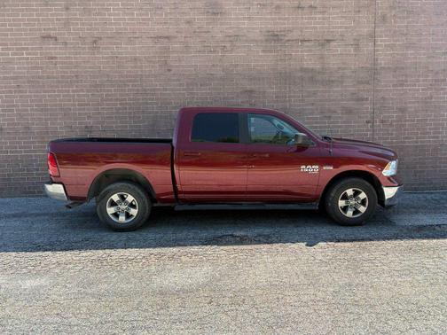 Delmonico Red Pearlcoat 2019 RAM 1500 SLT