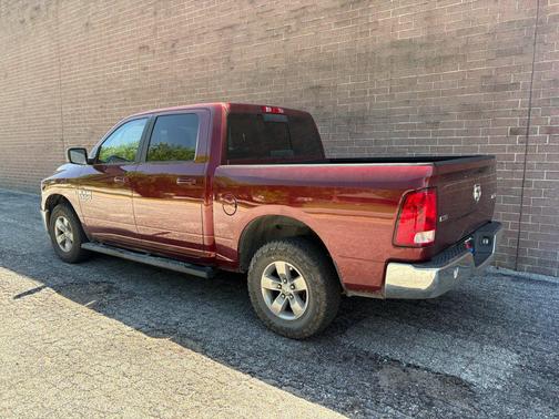 Delmonico Red Pearlcoat 2019 RAM 1500 SLT