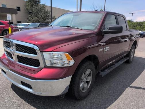 Delmonico Red Pearlcoat 2019 RAM 1500 SLT