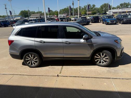 Lunar Silver Metallic 2019 Honda Pilot EX