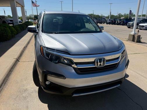 Lunar Silver Metallic 2019 Honda Pilot EX
