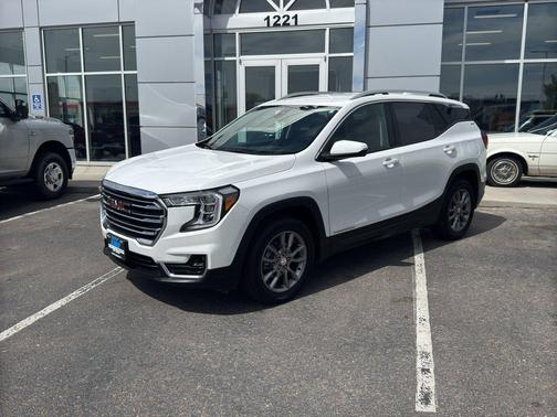 Summit White 2024 GMC Terrain SLT